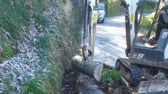 I lavori sono partiti sulla strada di Chifenti-Corsagna e Particelle-Corsagna