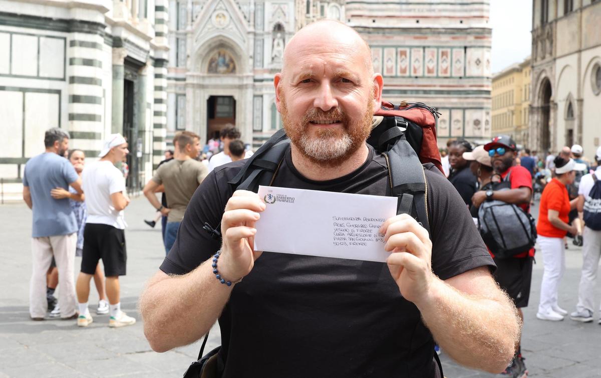 il sindaco pellegrino consegnate le lettere per cambiare patrono lo vogliono i cittadini