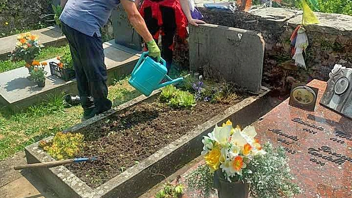 ll cimitero all’Alpe di Santo Stefano dove l’antropologo, scrittore e alpinista Fosco Maraini è stato sepolto
