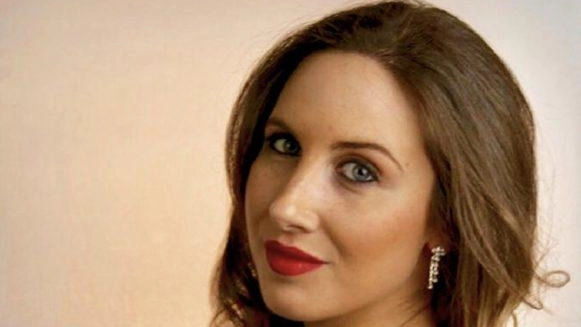 Francesca Maionchi giovane soprano lirico lucchese che ha ottenuto numerosi premi e debuttato in importanti palcoscenici Francesca Maionchi giovane soprano lirico lucchese che ha ottenuto numerosi premi e debuttato in importanti palcoscenici