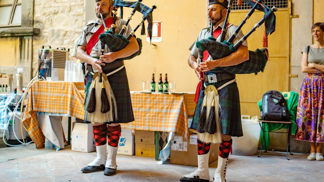 Il Barga Scottish Weekend si terrà dal 6 all'8 settembre nel centro storico di Barga, con eventi dedicati alla cultura scozzese e la presenza della Lord Provost di Glasgow. Il Barga Scottish Weekend si terrà dal 6 all'8 settembre nel centro storico di Barga, con eventi dedicati alla cultura scozzese e la presenza della Lord Provost di Glasgow.