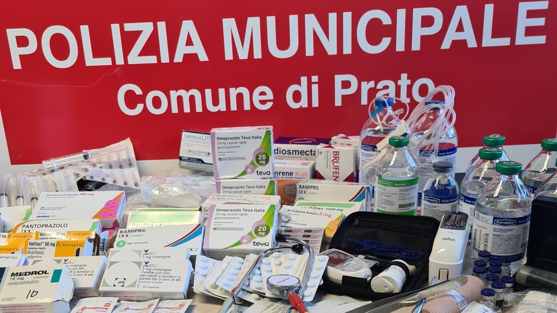 https://www.lanazione.it/image-service/view/acePublic/alias/contentid/YzYwMGNhNzctZWEwOS00/0/il-materiale-sequestrato.jpeg?f=16:9&w=1200&h=630