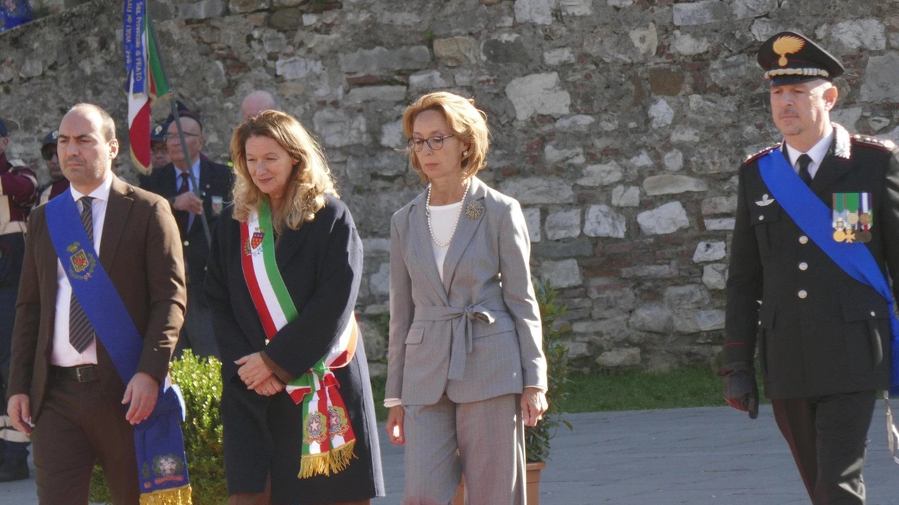 Il prefetto Michela La Iacona insieme al sindaco Ilaria Bugetti e al comandante. provinciale dei carabinieri Francesco Schilardi Il prefetto Michela La Iacona insieme al sindaco Ilaria Bugetti e al comandante. provinciale dei carabinieri Francesco Schilardi