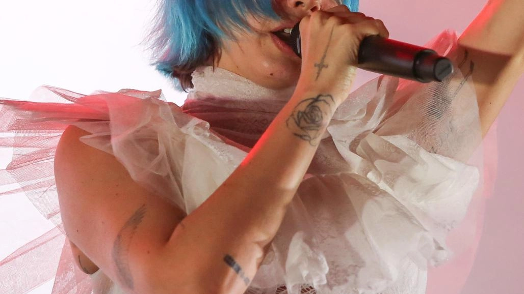 La cantante Rose Villain, lunedì prossimo è attesa a Marina di Pisa per il suo spettacolo (gratuito) «Victoria’s secret»