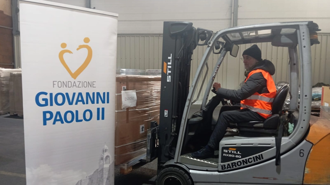 In partenza per il Libano 24 europallets di apparecchi elettromedicali In partenza per il Libano 24 europallets di apparecchi elettromedicali