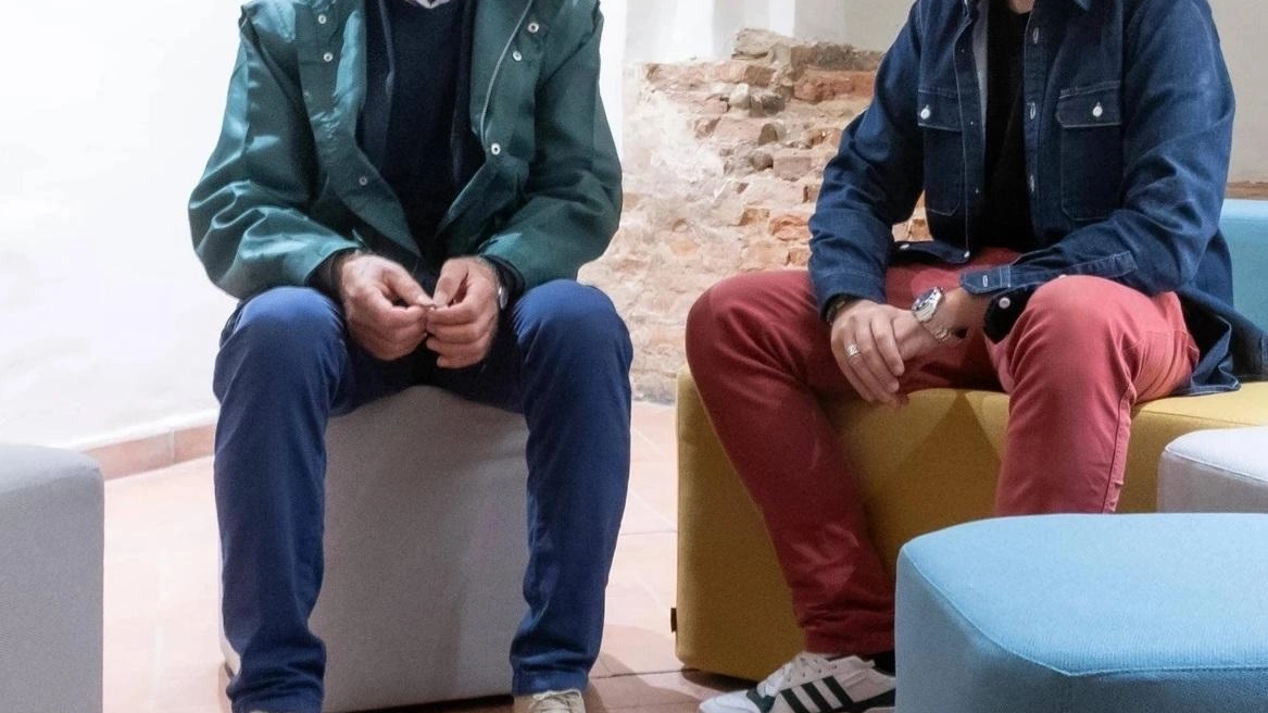 Il fotografo Vincenzo Mollica insieme all’assessore alla Cultura Matteo Bensi durante il sopralluogo alla galleria della mostra Il fotografo Vincenzo Mollica insieme all’assessore alla Cultura Matteo Bensi durante il sopralluogo alla galleria della mostra