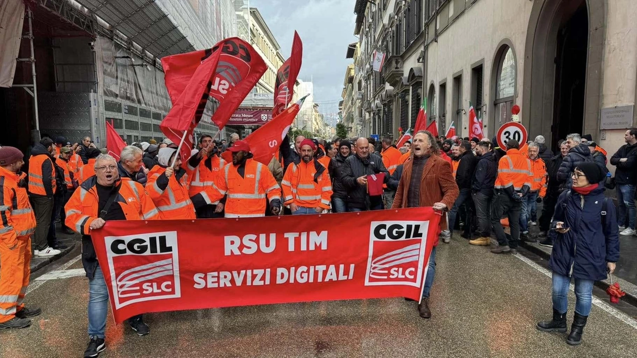La segretaria Cgil di Siena, Alice D’Ercole a fianco dei lavoratori di Telco a Firenze La segretaria Cgil di Siena, Alice D’Ercole a fianco dei lavoratori di Telco a Firenze