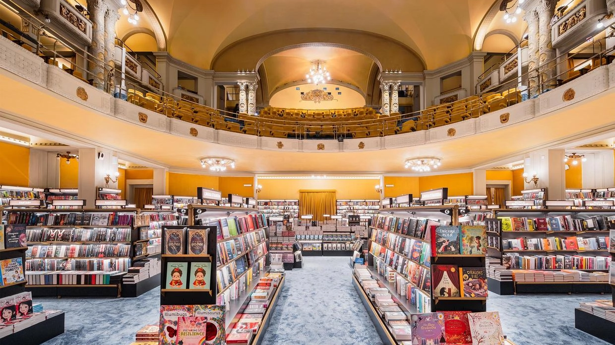 L’interno di Palazzo dello Strozzino, divenuto libreria-cinema Giunti Odeon dopo la riapertura L’interno di Palazzo dello Strozzino, divenuto libreria-cinema Giunti Odeon dopo la riapertura