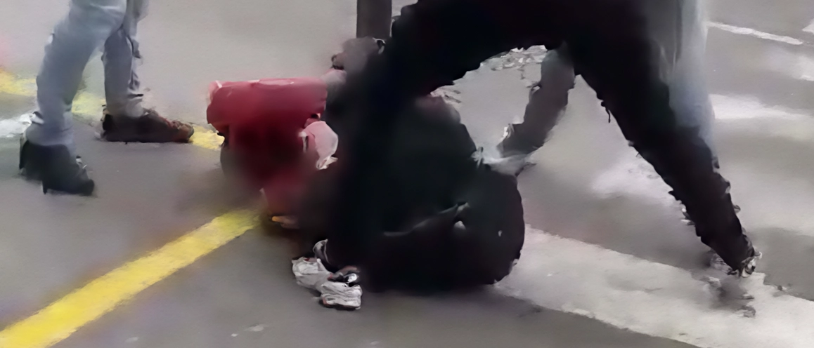 Picchiato al Miche. I militanti di Azione chiedono l’abbreviato