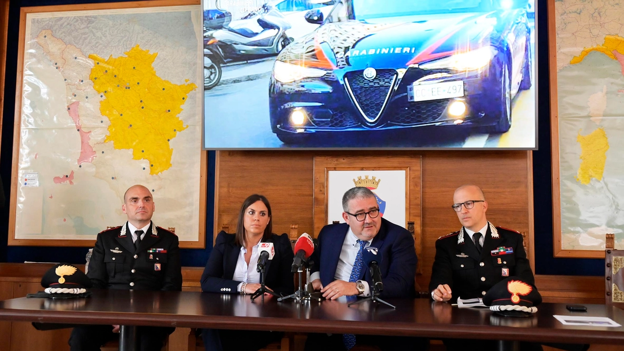 Da sinistra il colonnello Taurasi, la pm Ezia Mancusi, il procuratore Agnello e il comandante Sica