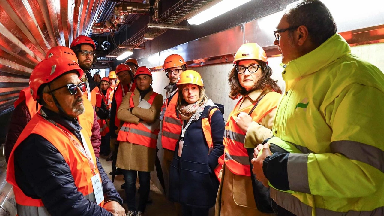 Un momento dell’inaugurazione lo scorso 24 aprile del nuovo Biodigestore per il trattamento dei rifiuti. L’impianto è stato realizzato in località. Casa Sartori con un investimento di 75 milioni di euro Gasperini/fotocronache Germogli Un momento dell’inaugurazione lo scorso 24 aprile del nuovo Biodigestore per il trattamento dei rifiuti. L’impianto è stato realizzato in località. Casa Sartori con un investimento di 75 milioni di euro Gasperini/fotocronache Germogli
