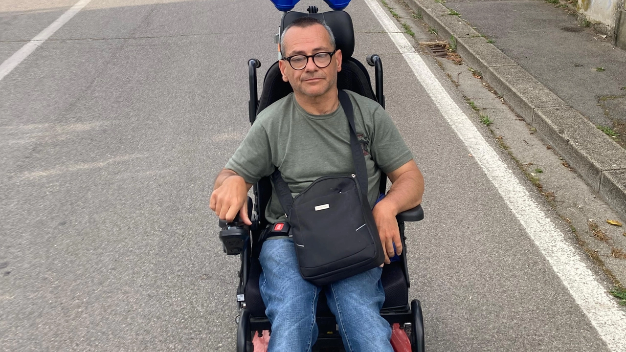 Marco Becattini presidente dell’associazione “Liberamente abile sport e viaggi” con un passato da ex coordinatore per la disabilità per Forza Italia a livello regionale Marco Becattini presidente dell’associazione “Liberamente abile sport e viaggi” con un passato da ex coordinatore per la disabilità per Forza Italia a livello regionale