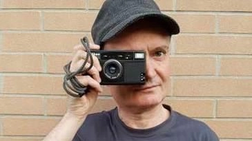 Il fotografo pistoiese Marco Saielli. In alto uno dei suoi scatti in mostra Il fotografo pistoiese Marco Saielli. In alto uno dei suoi scatti in mostra