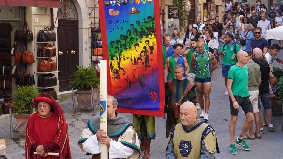 C’è chi ha iniziato la domenica, di buon mattino, percorrendo sedici chilometri di corsa, per poi unirsi al ‘suo’ corteo... C’è chi ha iniziato la domenica, di buon mattino, percorrendo sedici chilometri di corsa, per poi unirsi al ‘suo’ corteo...