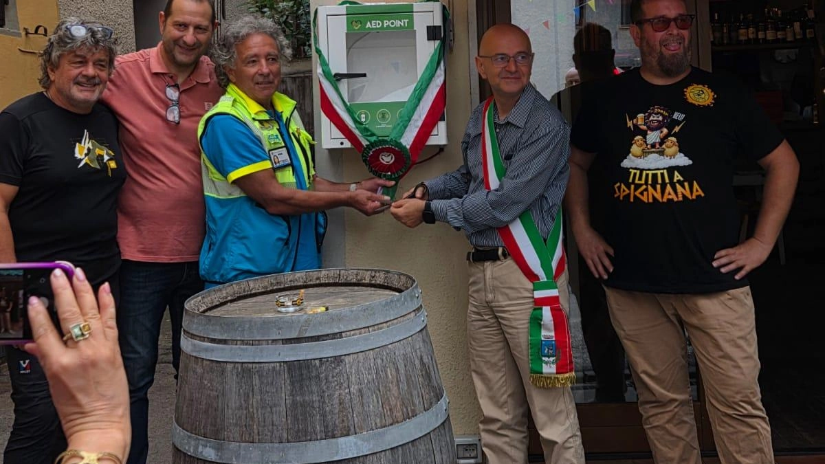 Mattina di festeggiamenti per la Misericordia di Lizzano Pistoiese: alla presenza del sindaco di San Marcello Piteglio e di Claudio... Mattina di festeggiamenti per la Misericordia di Lizzano Pistoiese: alla presenza del sindaco di San Marcello Piteglio e di Claudio...