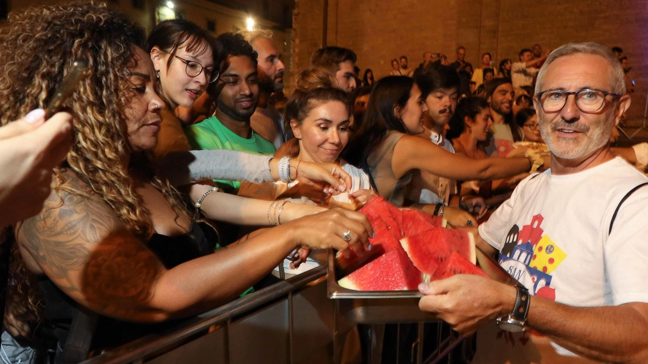 Sarà un tripudio di sapori, tradizione e profumi davanti alla basilica. Dalle 21 via alla tradizionale ‘ mangiata’ aperta a ogni fiorentino . Sarà un tripudio di sapori, tradizione e profumi davanti alla basilica. Dalle 21 via alla tradizionale ‘ mangiata’ aperta a ogni fiorentino .