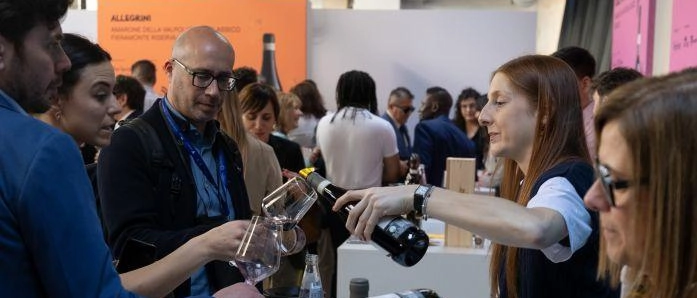 Dazi, accordo sul 15%. L’allarme dei Consorzi: "Un conto salato per l’export del vino"