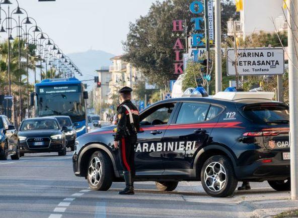 maxi rissa tra i clienti di un locale i carabinieri denunciano 9 persone da Lanazione.it maxi rissa tra i clienti di un locale i carabinieri denunciano 9 persone
