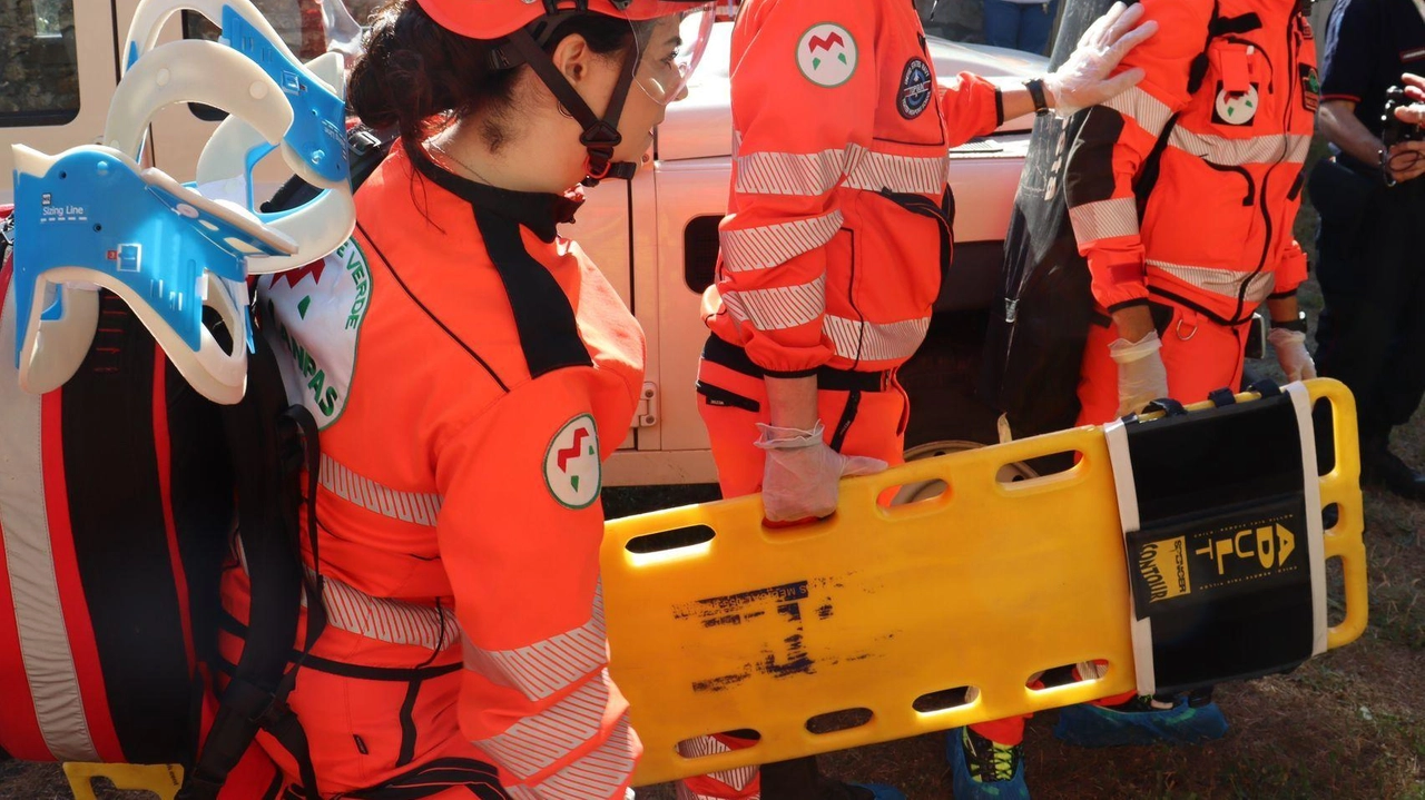 Per partecipare al corso di primo livello è necessario avere almeno 16 anni Il corso è gratuito e finalizzato a formare nuovi soccorritori Per partecipare al corso di primo livello è necessario avere almeno 16 anni Il corso è gratuito e finalizzato a formare nuovi soccorritori