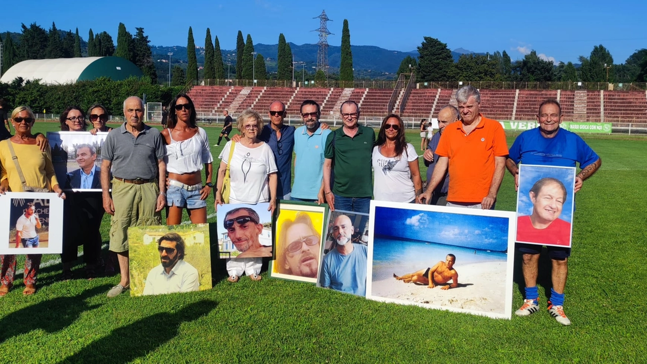 I famigliari degli amici che vengono ricordati nel ritrovo al "Miro Luperi"