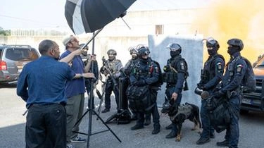E’ ora possibile prenotare il calendario della Polizia di Stato 2026. Occhi profondi, sguardi intensi, volti che trasmettono emozioni... E’ ora possibile prenotare il calendario della Polizia di Stato 2026. Occhi profondi, sguardi intensi, volti che trasmettono emozioni...