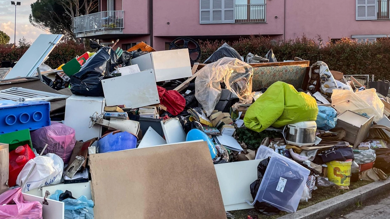 L’alluvione del 14 marzo ha lasciato ferite profonde a Empoli e nell’Empolese Valdelsa (Gasperini/ FotoGermogli) L’alluvione del 14 marzo ha lasciato ferite profonde a Empoli e nell’Empolese Valdelsa (Gasperini/ FotoGermogli)