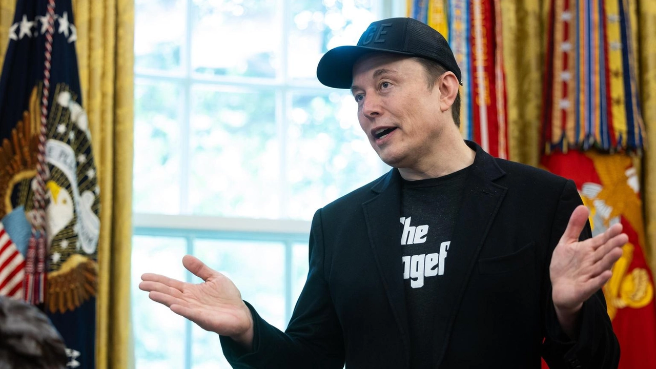 Starlink di Elon Musk arriva in Iran nonostante la censura. Terminali clandestini, ma accesso limitato e costoso. Starlink di Elon Musk arriva in Iran nonostante la censura. Terminali clandestini, ma accesso limitato e costoso.