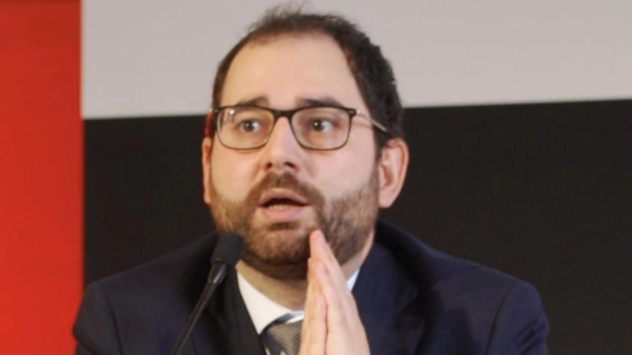 Recepite, ma solo in parte, le istanze dell’ala riformista del partito che chiedeva di annullare il voto dei due circoli dove si è già votato e sospendere tutto. Oggi si disputa il nuovo "round". Recepite, ma solo in parte, le istanze dell’ala riformista del partito che chiedeva di annullare il voto dei due circoli dove si è già votato e sospendere tutto. Oggi si disputa il nuovo "round".