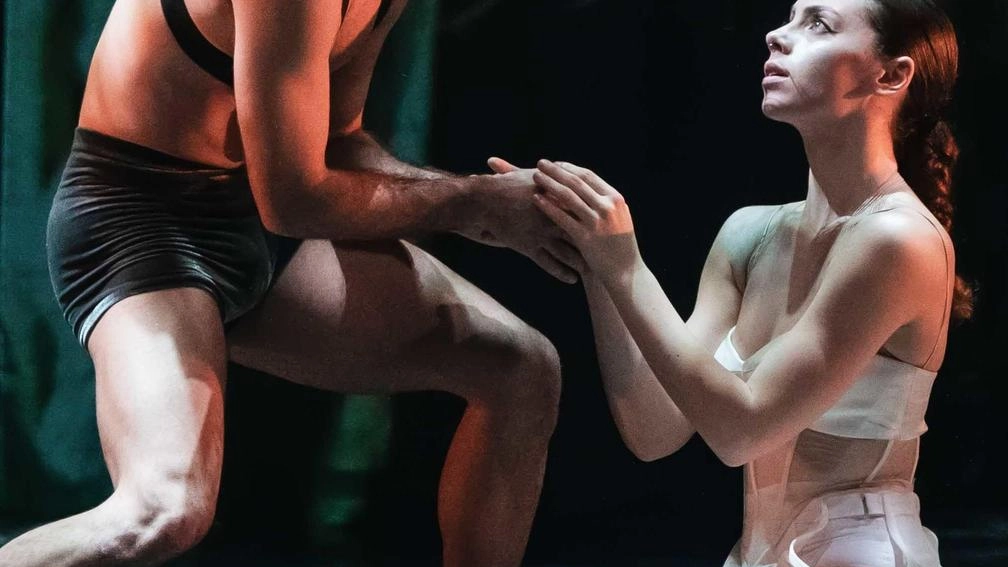 CASTELFIORENTINO Domani alle 21 sarà la danza la grande protagonista al Teatro del Popolo di Castelfiorentino. Sul palcoscenico di piazza... CASTELFIORENTINO Domani alle 21 sarà la danza la grande protagonista al Teatro del Popolo di Castelfiorentino. Sul palcoscenico di piazza...