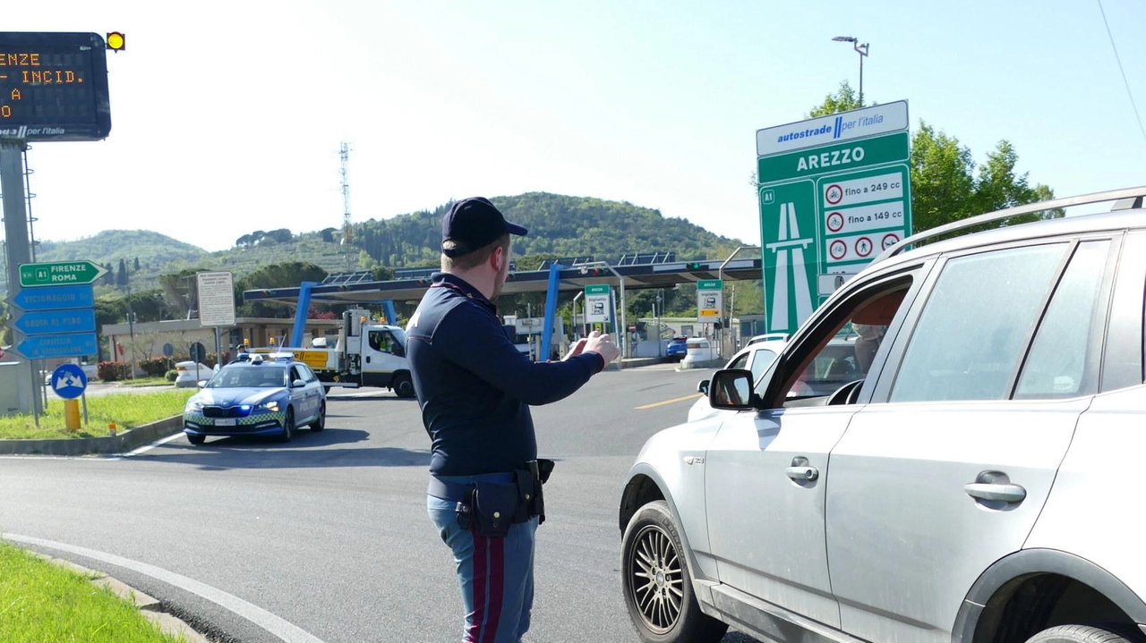 Chiusura notturna casello autostradale ad Arezzo per manutenzione. Weekend intenso con Città del Natale, Fiera Antiquaria e Forum Risk. Treni non coinvolti nello sciopero trasporti. Chiusura notturna casello autostradale ad Arezzo per manutenzione. Weekend intenso con Città del Natale, Fiera Antiquaria e Forum Risk. Treni non coinvolti nello sciopero trasporti.