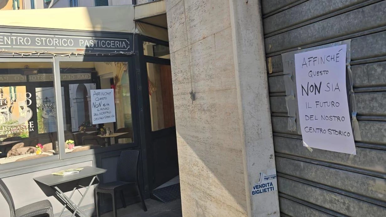 La serrata dei negozi del centro storico. sta facendo riflettere l’amministrazione La serrata dei negozi del centro storico. sta facendo riflettere l’amministrazione