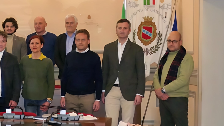 Il progetto, a cui hanno aderito altri 5 Comuni, ha Camaiore come capofila. Obiettivi: reperire finanziamenti statali ed europei che altrimenti si perderebbero. Il progetto, a cui hanno aderito altri 5 Comuni, ha Camaiore come capofila. Obiettivi: reperire finanziamenti statali ed europei che altrimenti si perderebbero.