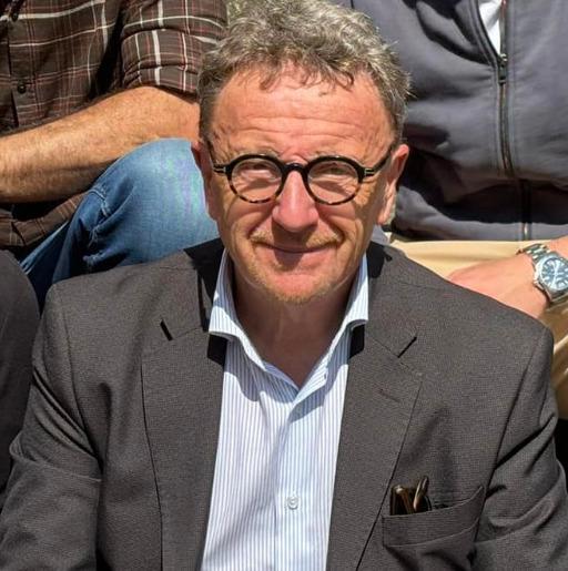https://www.lanazione.it/image-service/view/acePublic/alias/contentid/YzdkM2Q5NGQtMmNkOS00/0/nuovo-bancomat-bene-lo-sportello-ma-non-e-sufficiente.jpeg?f=1.91:1&w=1200