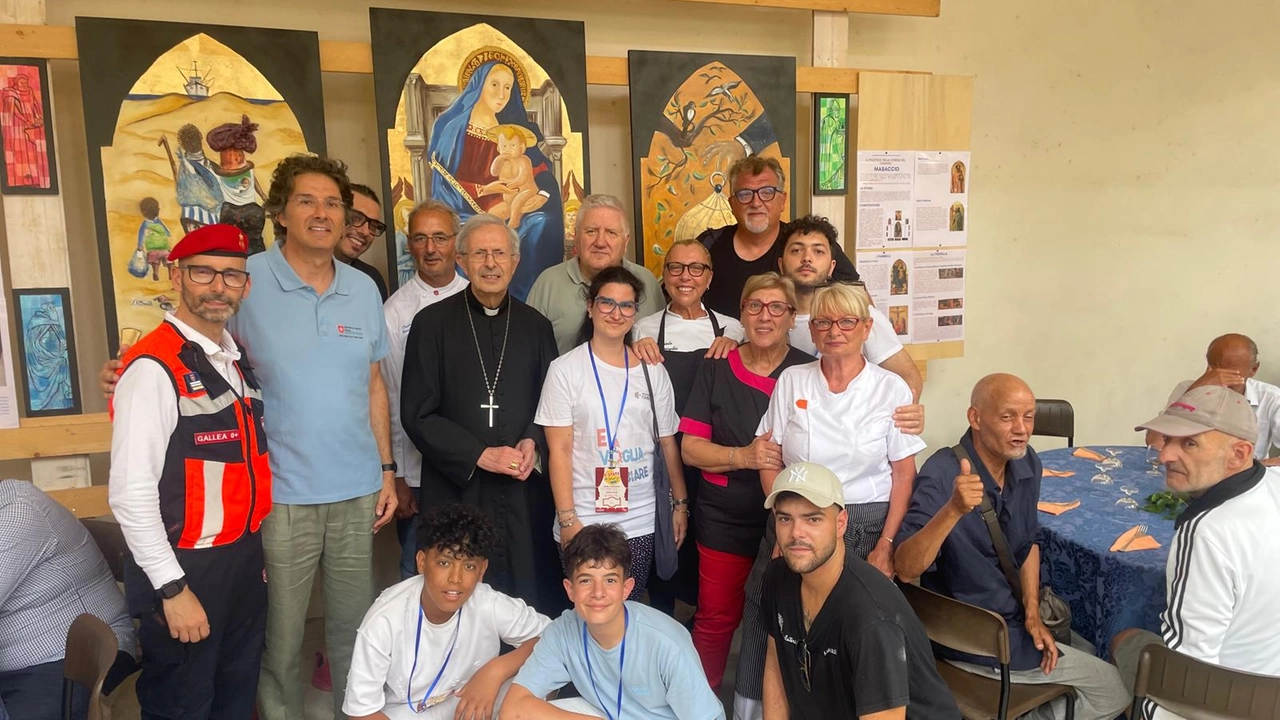 i partecipanti al pranzo di solidarietà i partecipanti al pranzo di solidarietà