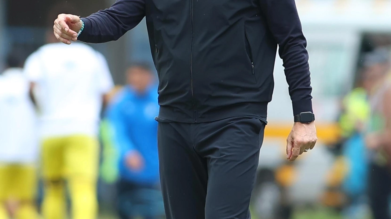 D’Aversa chiede ai tifosi di avere fiducia nella squadra e far sì che il Parma non giochi solo con l’Empoli ma contro un città intera (Foto archivio Gasperini/Germogli) D’Aversa chiede ai tifosi di avere fiducia nella squadra e far sì che il Parma non giochi solo con l’Empoli ma contro un città intera (Foto archivio Gasperini/Germogli)