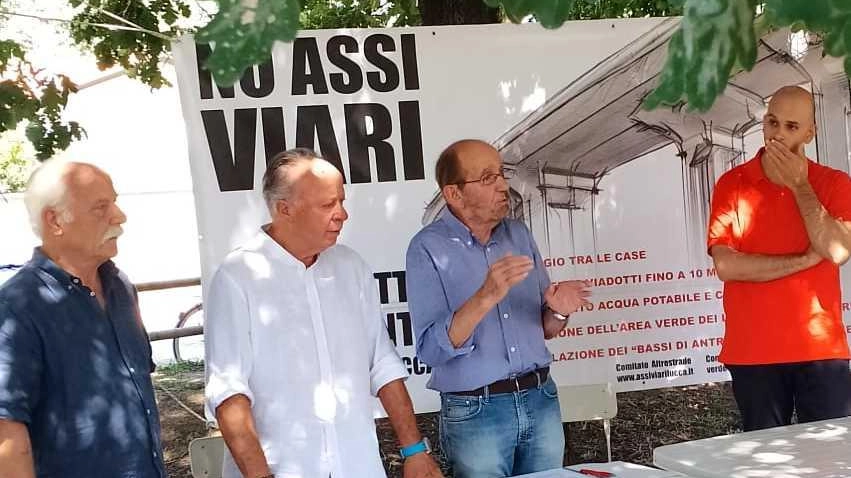 La Conferenza dei servizi per il progetto degli Assi Viari a Lucca suscita critiche per impatto ambientale e costi elevati, con richiesta di mobilitazione contro l'opera. La Conferenza dei servizi per il progetto degli Assi Viari a Lucca suscita critiche per impatto ambientale e costi elevati, con richiesta di mobilitazione contro l'opera.