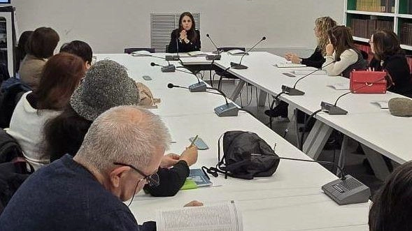 Docenti e dirigenti scolastici visitano la Stazione Sperimentale Pelli per esplorare opportunità lavorative nella filiera conciaria. Docenti e dirigenti scolastici visitano la Stazione Sperimentale Pelli per esplorare opportunità lavorative nella filiera conciaria.