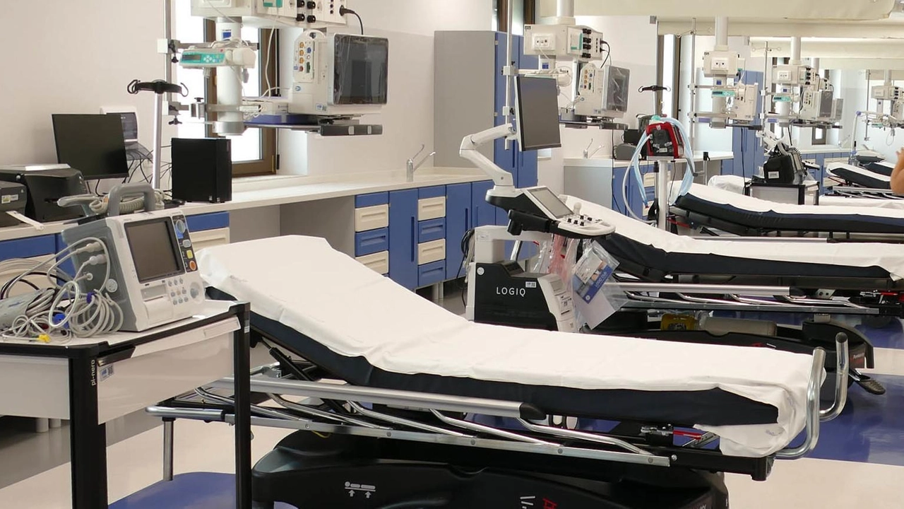 Medici su base volontaria dai reparti e rotazione da tutte le emergenze "A maggio le prime sale operatorie nuove. Nasce il polo degli ambulatori". Medici su base volontaria dai reparti e rotazione da tutte le emergenze "A maggio le prime sale operatorie nuove. Nasce il polo degli ambulatori".