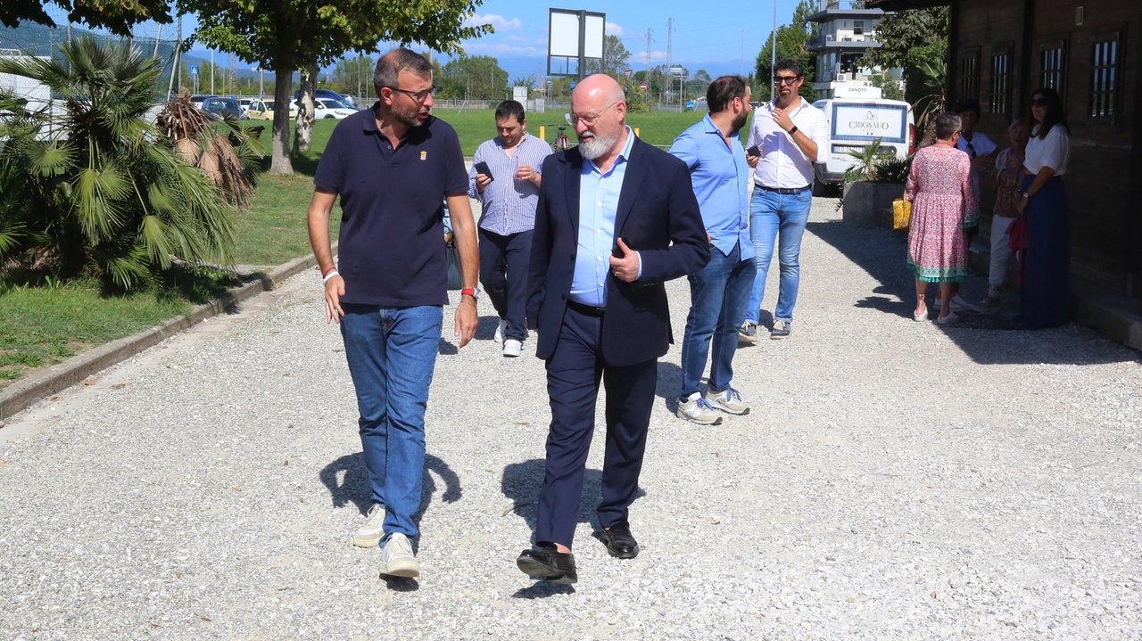 Antonio Mazzeo e Stefano Bonaccini ieri mattina alla Stella azzurra