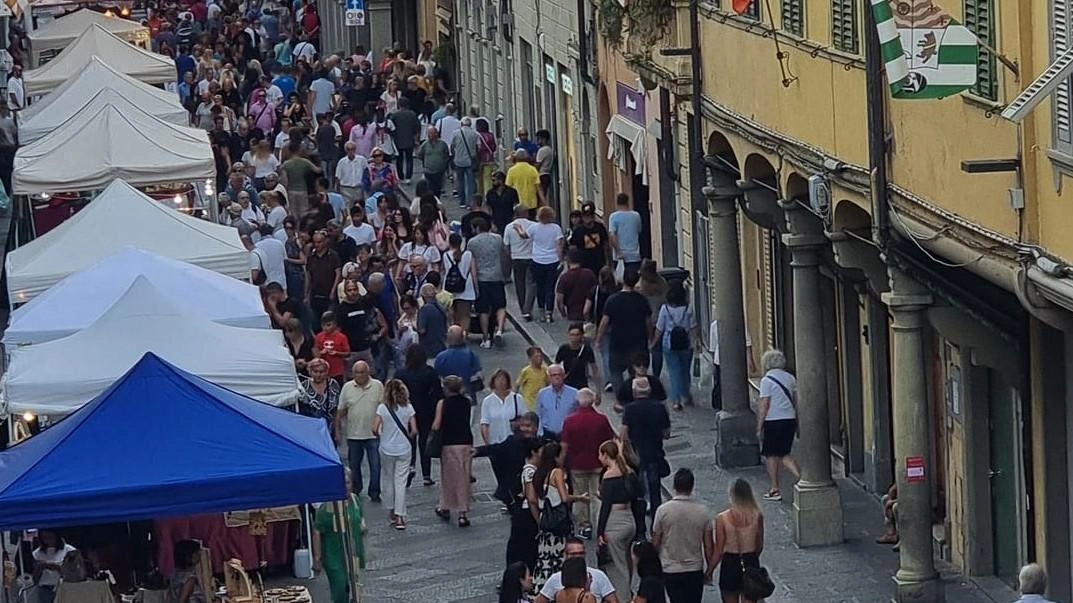 I festeggiamenti del Perdono 2024 si chiuderanno lunedì 16 settembre con il tradizionale concerto alle 21,15 e alle 23 lo spettacolo pirotecnico I festeggiamenti del Perdono 2024 si chiuderanno lunedì 16 settembre con il tradizionale concerto alle 21,15 e alle 23 lo spettacolo pirotecnico
