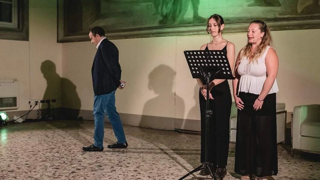 Lo spettacolo teatrale è de “La Clessidra”, con la supervisione di Carlo Miccichè Lo spettacolo teatrale è de “La Clessidra”, con la supervisione di Carlo Miccichè