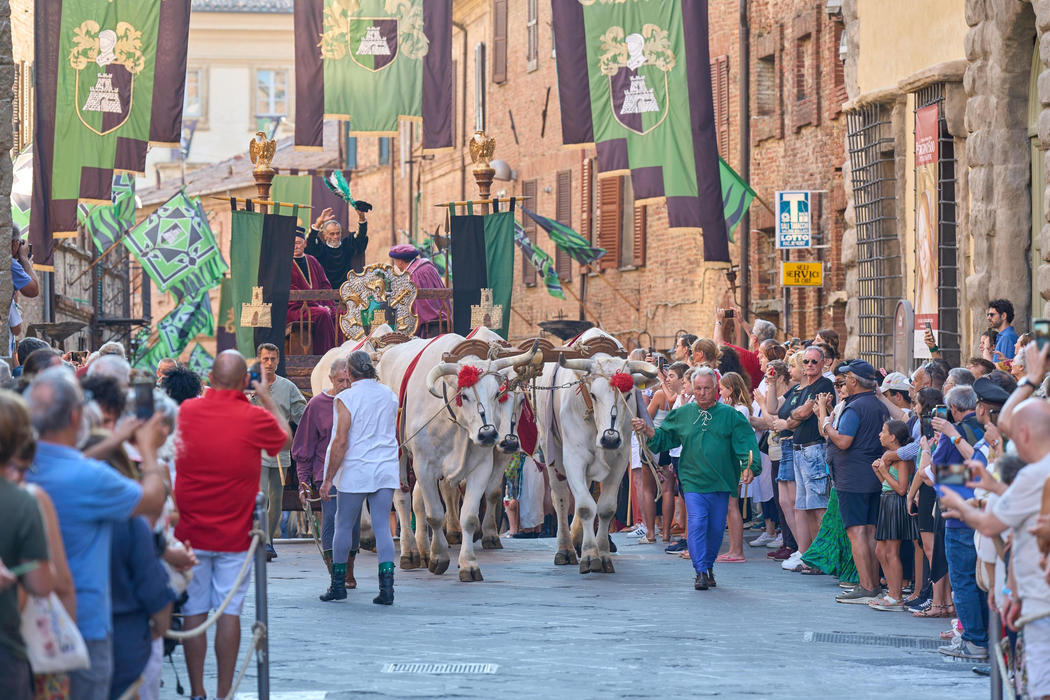 Palio dei Terzieri, ci siamo. Attesa per il Corteo storico e l’avvincente Caccia del toro