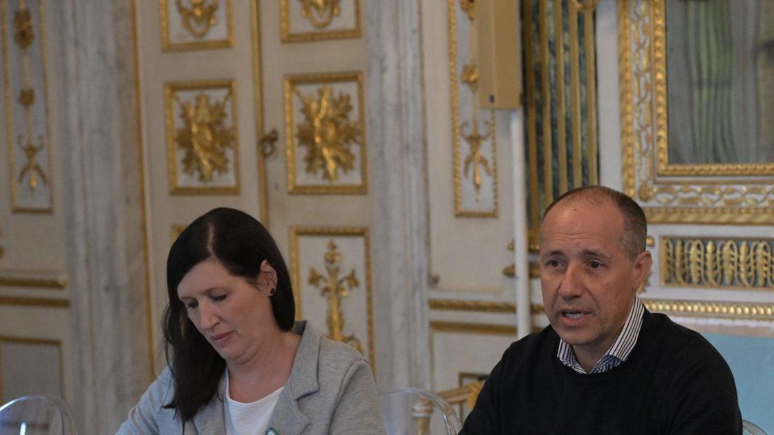 https://www.lanazione.it/image-service/view/acePublic/alias/contentid/YzgwZmRiZWYtNDcxOS00/0/una-vetrina-meravigliosa-il-comune-chiede-collaborazione.jpeg?f=16:9&w=1200&h=630