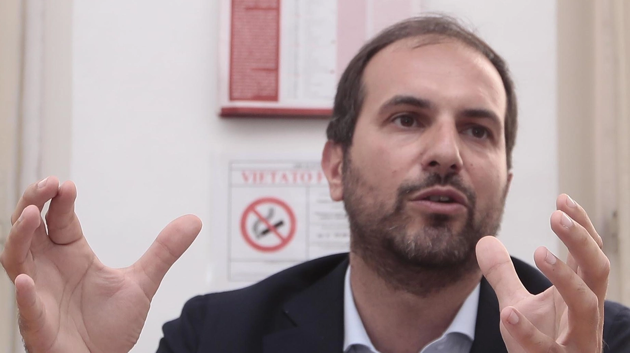 Il commissario del Pd di Siena, Marco Sarracino, potrebbe restare ancora per un po’ Il commissario del Pd di Siena, Marco Sarracino, potrebbe restare ancora per un po’