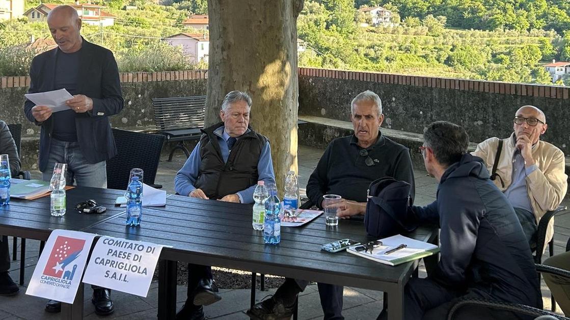 Caprigliola in piazza: "Manca l’illuminazione. Più videosorveglianza"