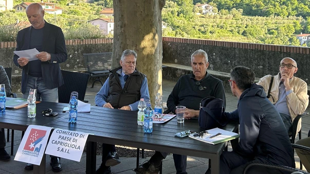 I cittadini hanno incontrato il sindaco Roberto. Valettini e l’assessore Aldo Vivaldi I cittadini hanno incontrato il sindaco Roberto. Valettini e l’assessore Aldo Vivaldi