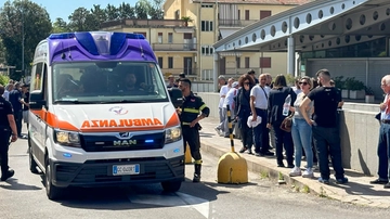 “Chiuse le porte tagliafuoco e locali evacuati in 5 minuti”. Incendio a Sesto: ecco cosa è accaduto