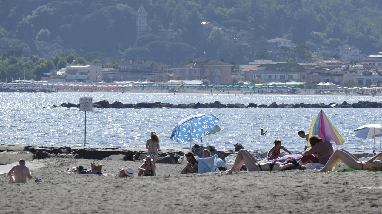 L’assessore garantisce che sarà l’ultima estate con soluzioni “tampone”. Poi si passerà a una gestione aderente ai dettati del Pud L’assessore garantisce che sarà l’ultima estate con soluzioni “tampone”. Poi si passerà a una gestione aderente ai dettati del Pud
