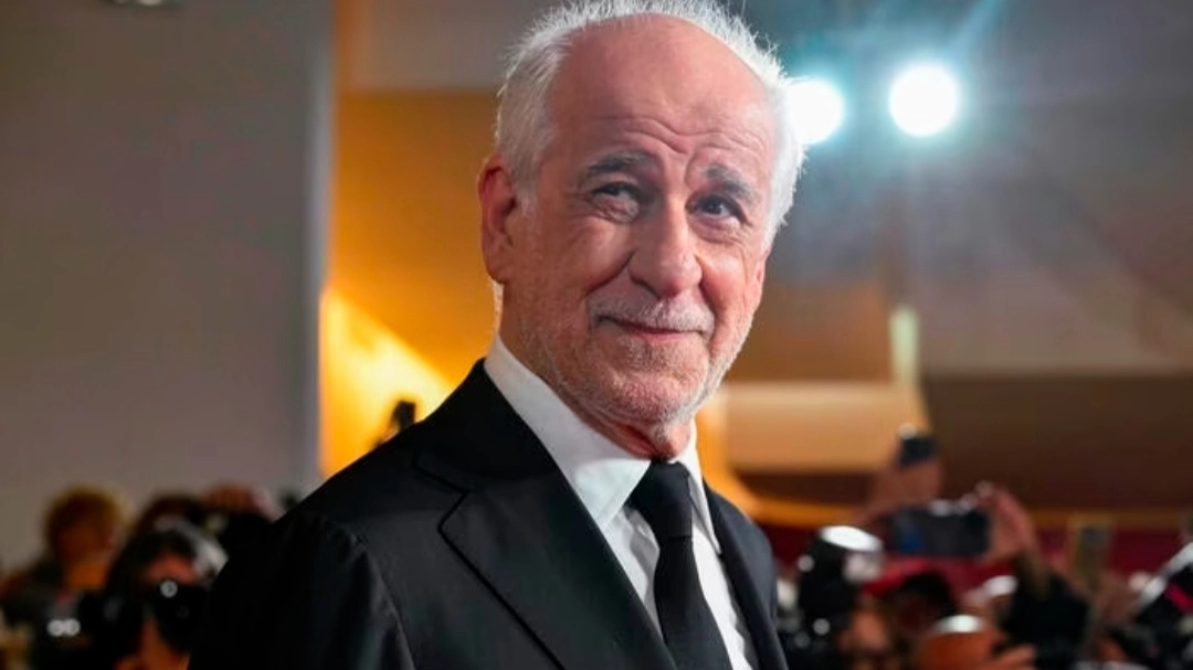 Da Zingaretti a Servillo, artisti "indignati per il Teatro della Toscana"