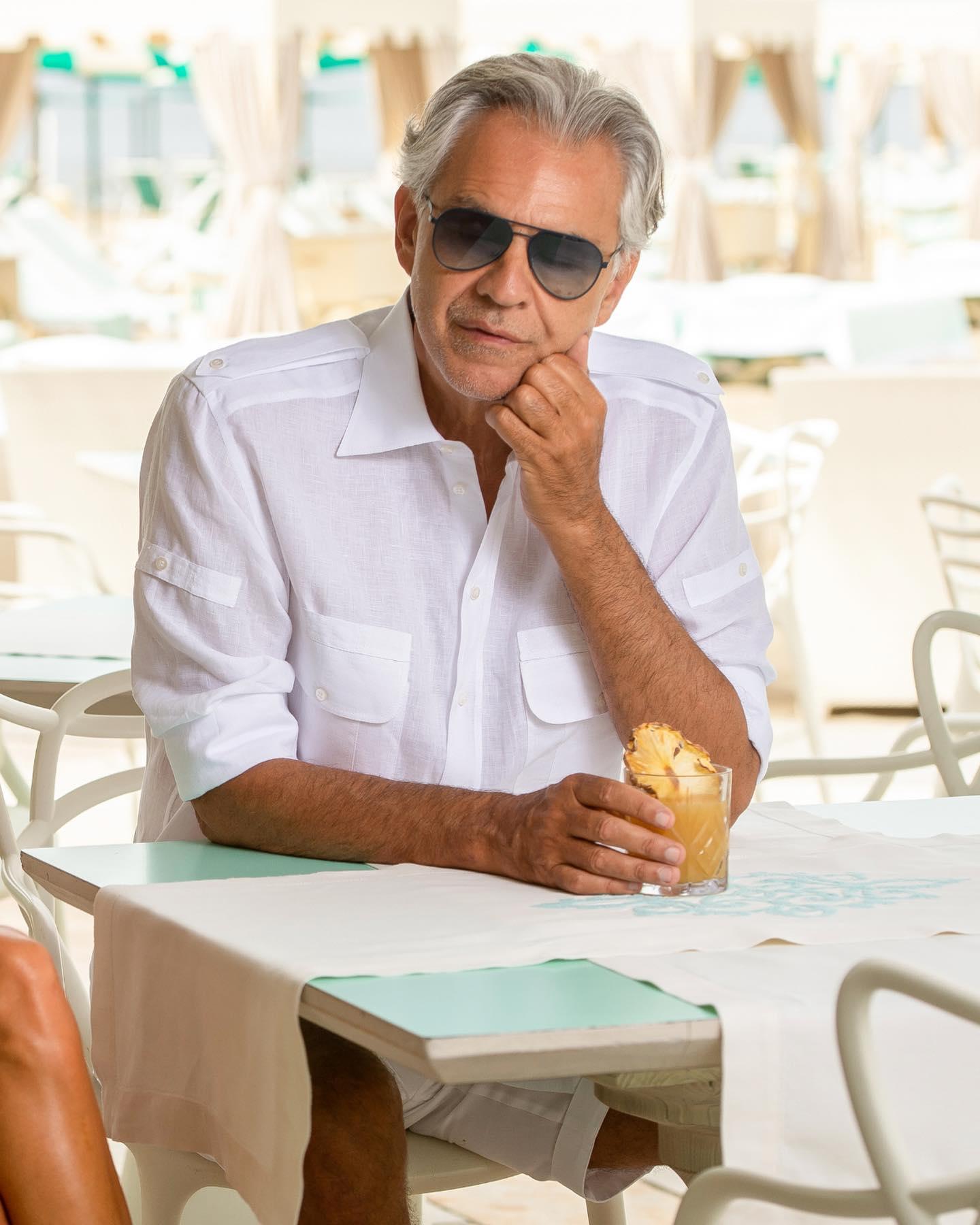 Versilia, Bocelli rilancia: cerca un altro stabilimento balneare